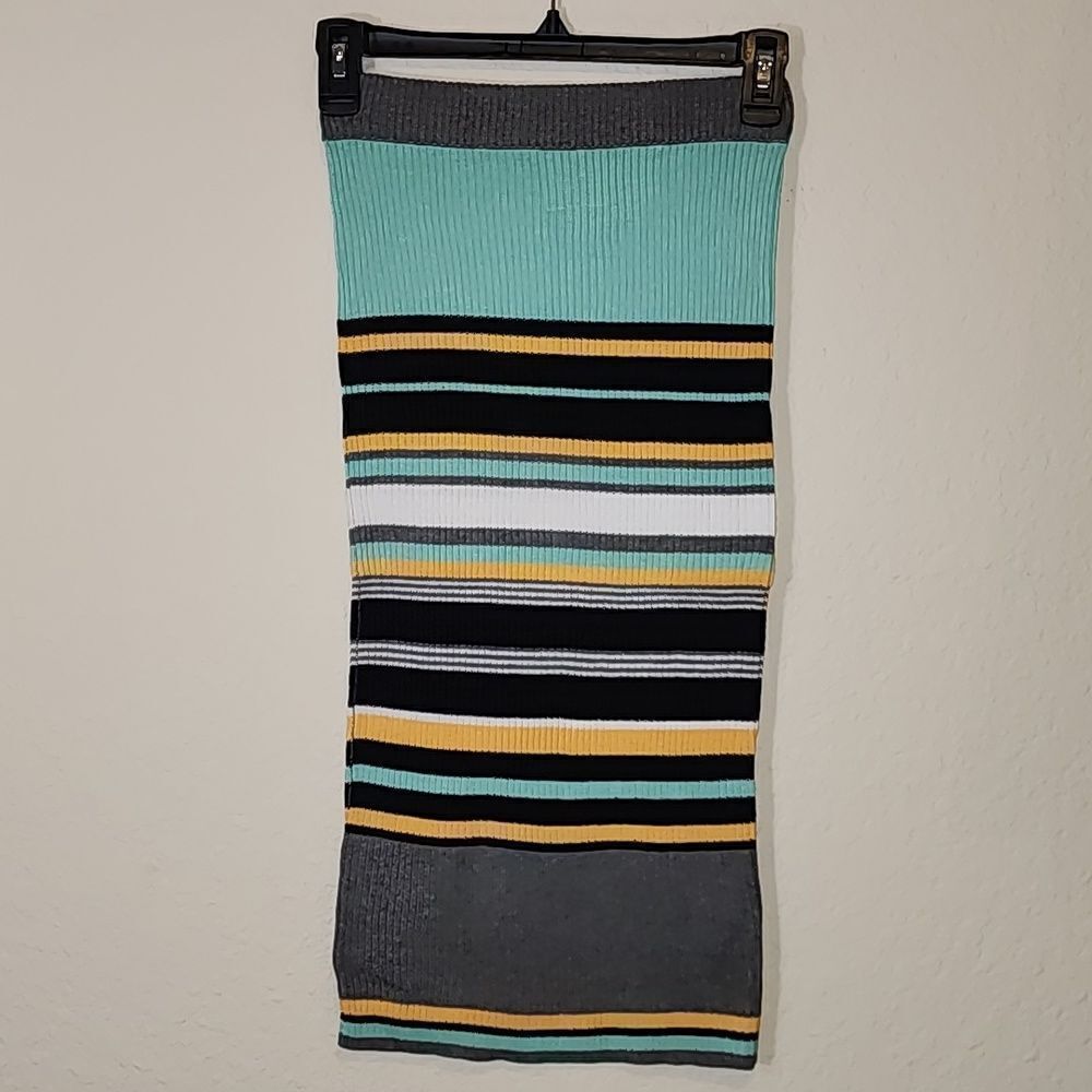 NWT UNIQ Mint Yellow Gray and black skirt size S/M sweater skirt.
